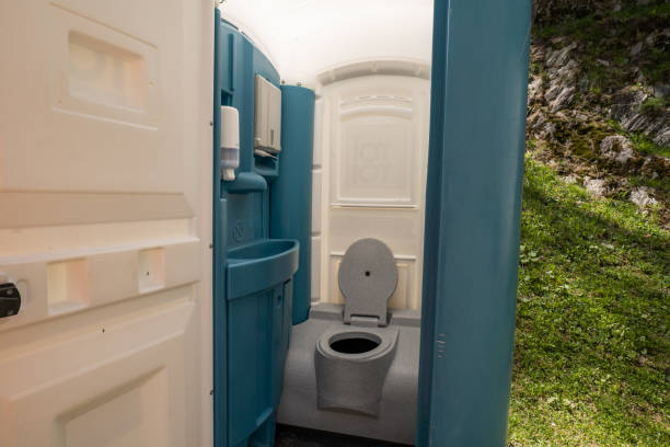 Best Portable restroom trailer rental  in Wauseon, OH